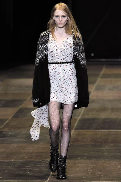 Look 18